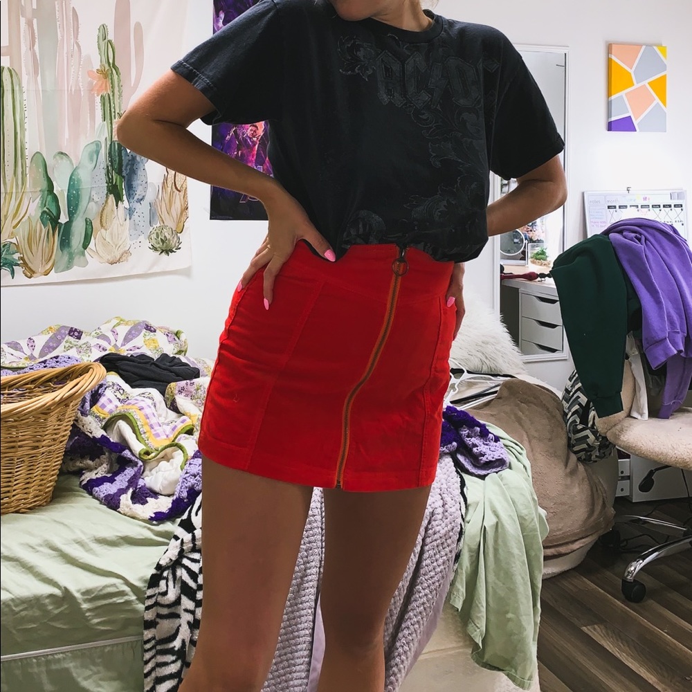 Red zip up mini skirt from forever 21